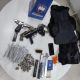 Jovem é preso com pistola da PF argentina em Cariacica. Foto: Divulgação/PM