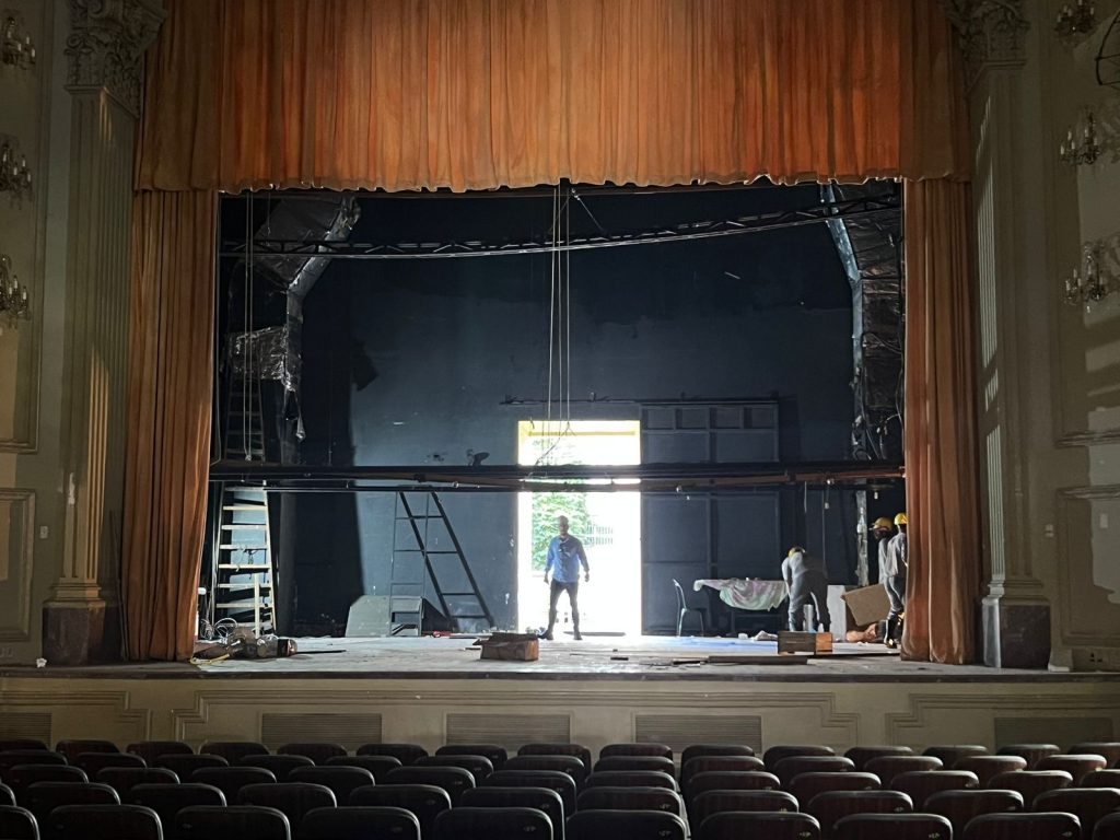 Theatro Carlos Gomes em obras. 