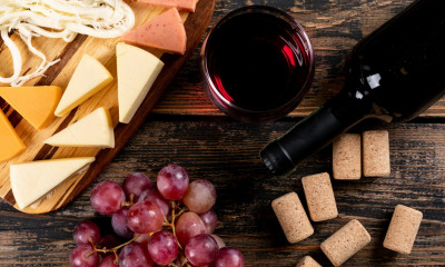 Conheça as melhores harmonizações de vinhos e queijos. Foto: @8photo/Freeík