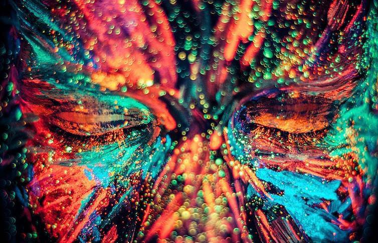 “Projeto Neon”, série de fotos que mistura brilho, cores e neon. Foto: Hid Saib