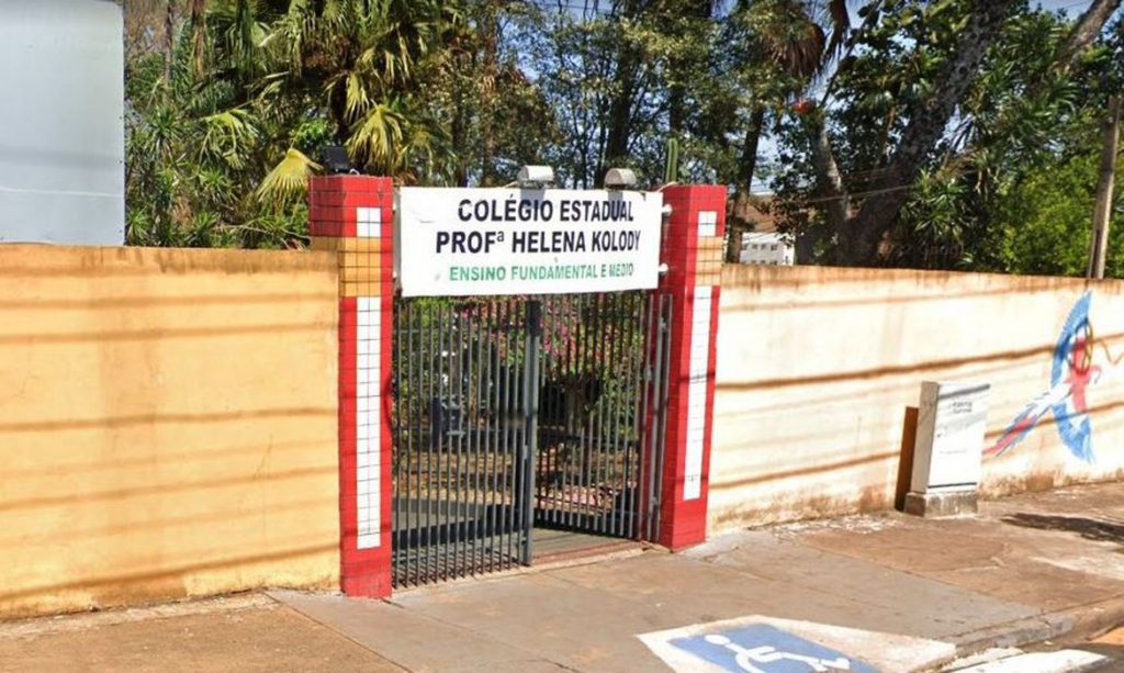 Estudante no Paraná foi morta depois que ex-aluno entrou armado em colégio.