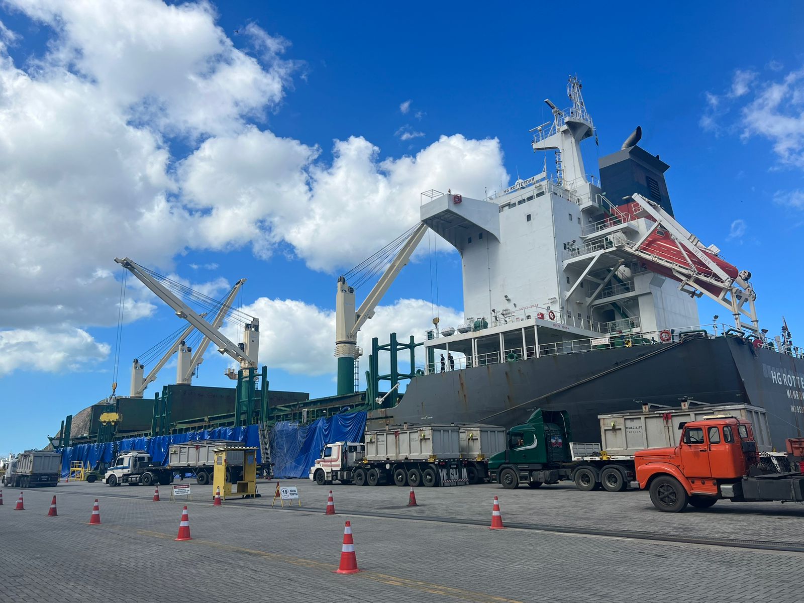 Porto de Vitória. Primeiro lote de lítio verde foi enviado nesta quinta-feira (27). Foto: Patrícia Battestin