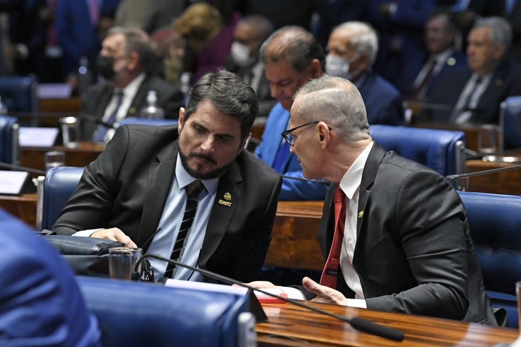 Marcos do Val (Podemos-ES) e Fabiano Contarato (PT-ES). Foto: Roque de Sá/Agência Senado