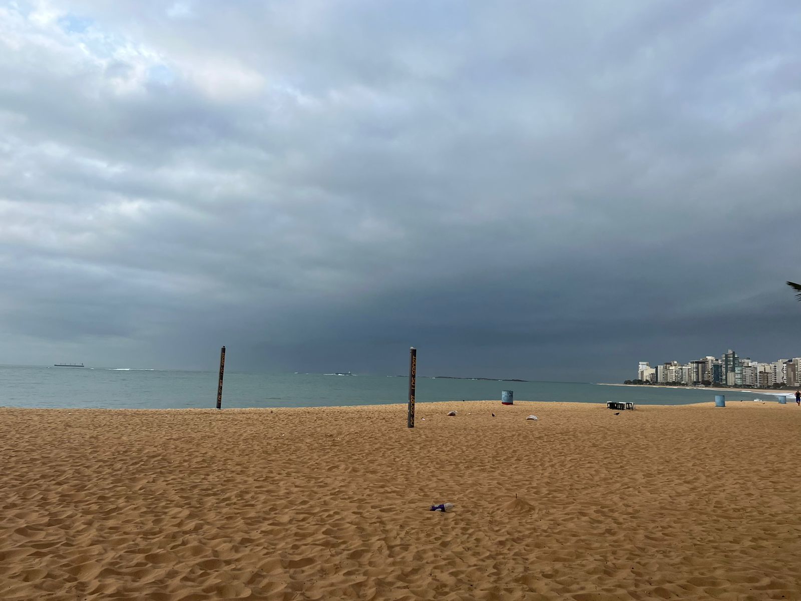 Nublado, tempo fechado, nuvens, praia da costa