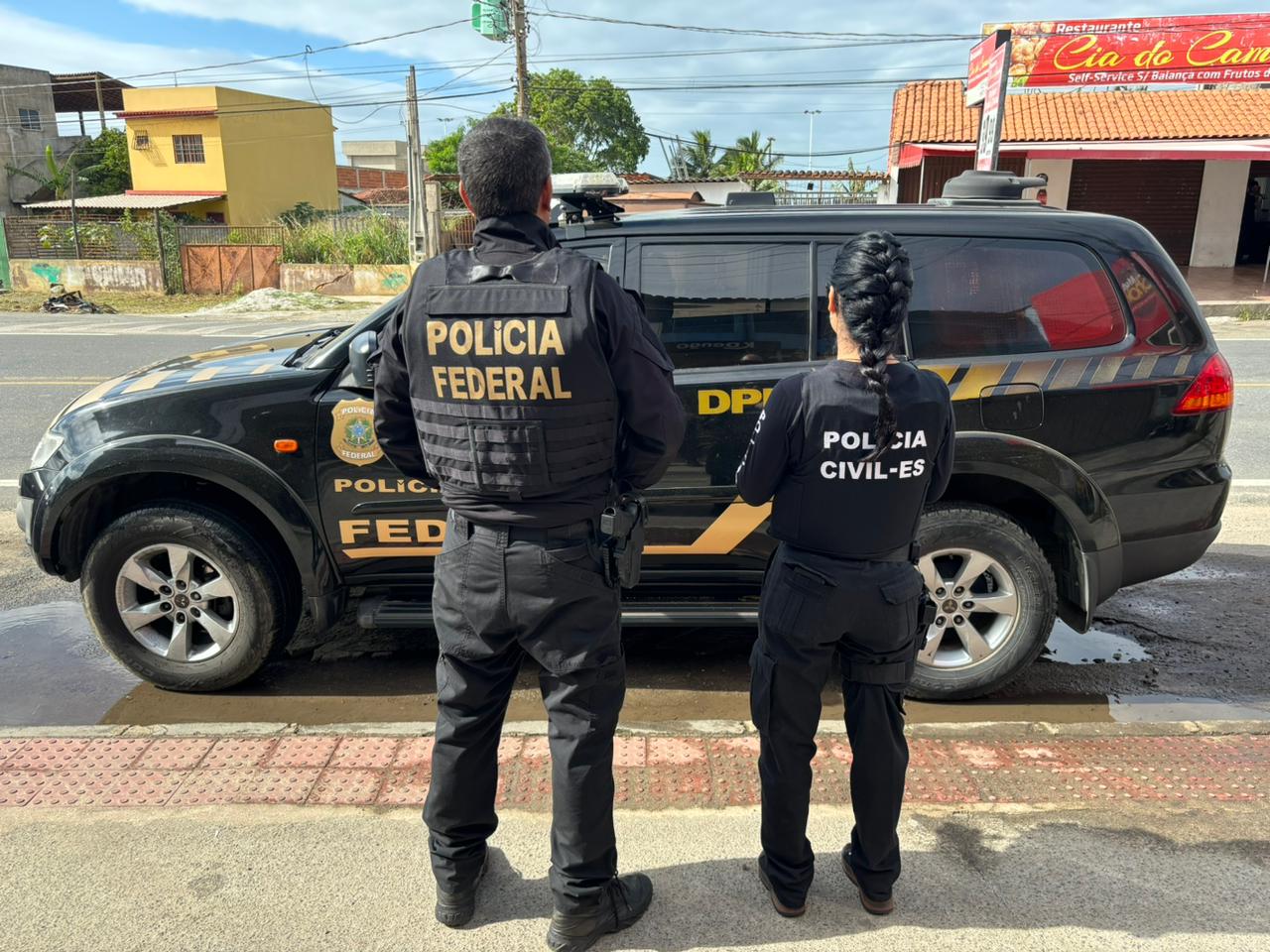 Policial civil e federal na operação Deep Cash II