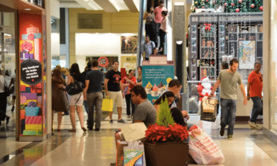 Alguns shoppings estarão com horário especial no feriado. Foto: Valter Campanato/Agência Brasil