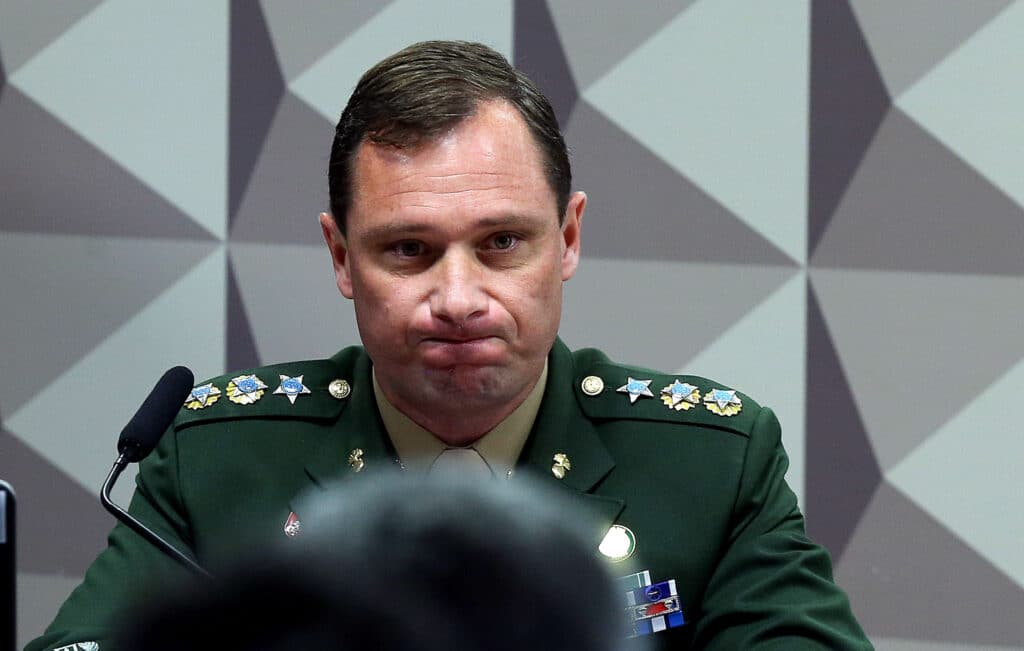 Tenente-coronel Mauro Cid depõe na CPI dos atos golpistas - Foto: Lula Marques/Agência Brasil