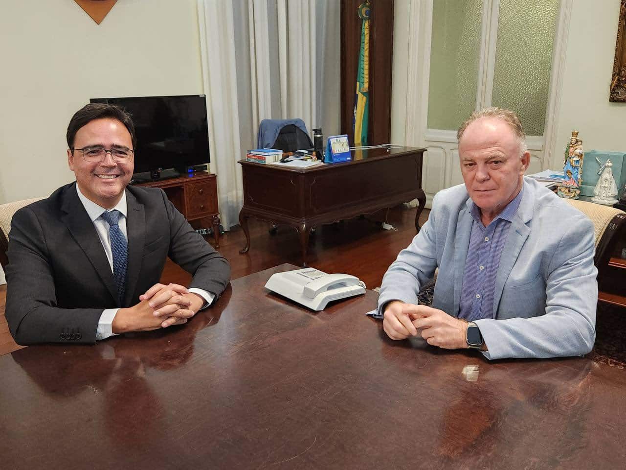 Francisco Berdeal (à esquerda) foi escolhido por Casagrande como novo procurador-geral de Justiça, em março de 2024. Crédito: Reprodução Twitter
