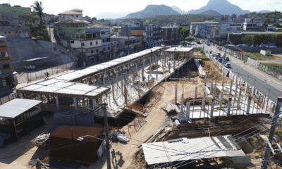 Uma câmera de cima fotografou as obras do Mercado Municipal de Cariacica. As obras estão na fase estrutural ainda.
