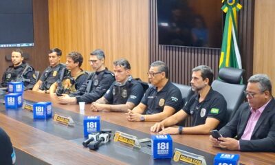 Representantes das forças de segurança do estado em coletiva de imprensa da prisão do Marujo