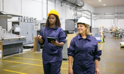 Impacto positivo que as mulheres na indústria têm não apenas dentro das fábricas. Foto: Freepik