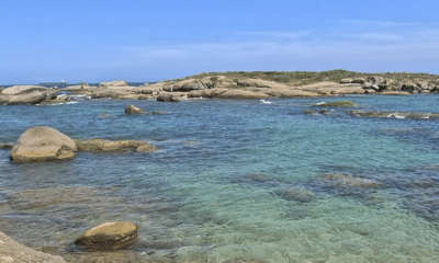 Águas cristalinas da Ilha Itatiaia, em Vila Velha