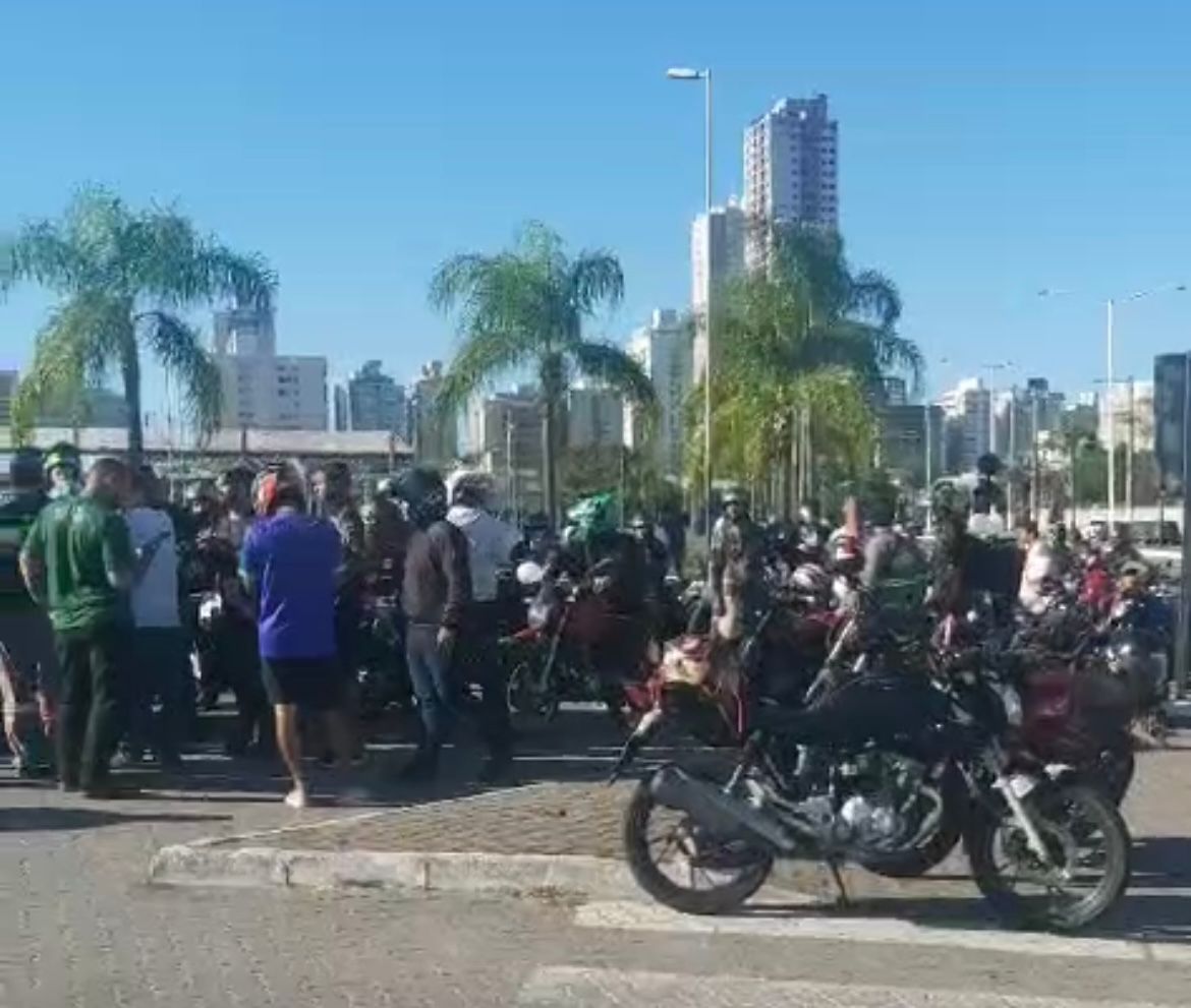 Motociclistas pedem justiça por acidente na Ponte