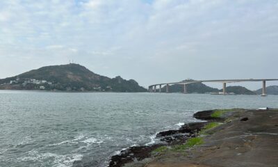 Vista para a Terceira Ponte e o Morro do Moreno. Frente fria provoca mudança no tempo na baía de Vitória