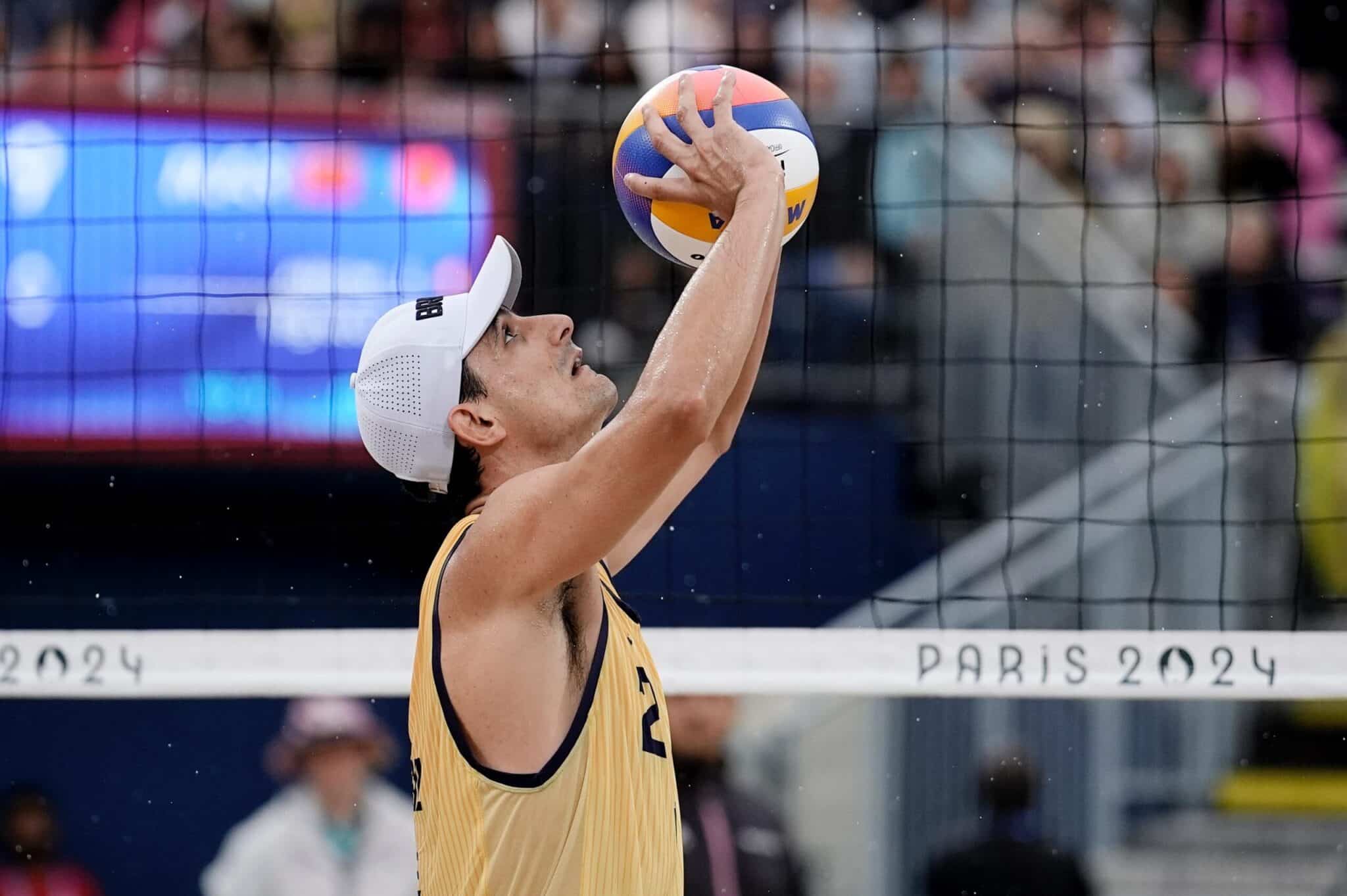 Capixaba André é derrotado por cubanos no vôlei de praia