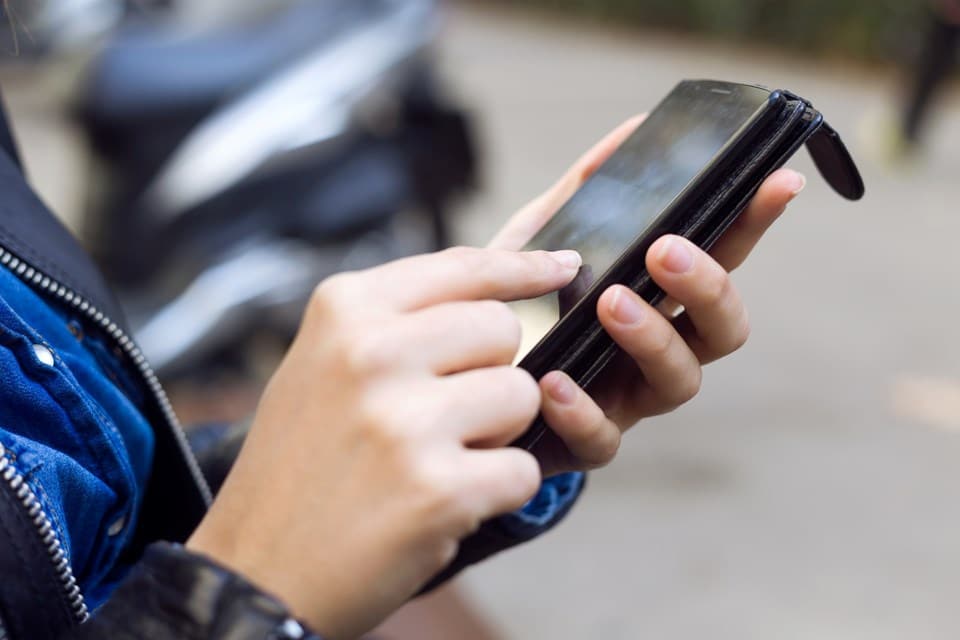 Cidadão com celular furtado vai receber intimação por WhatsApp