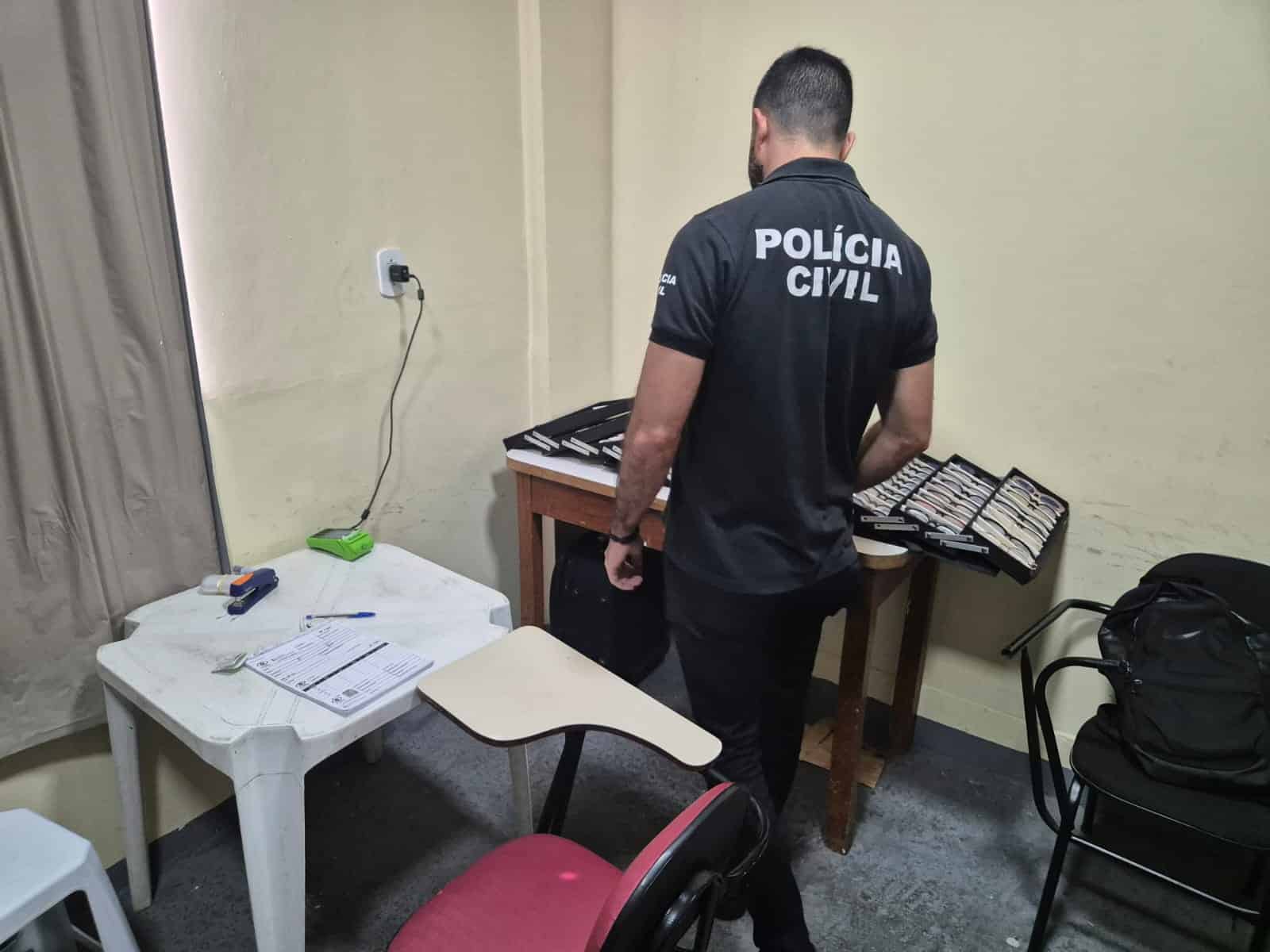 Homens que se passavam por médicos são presos em Vitória