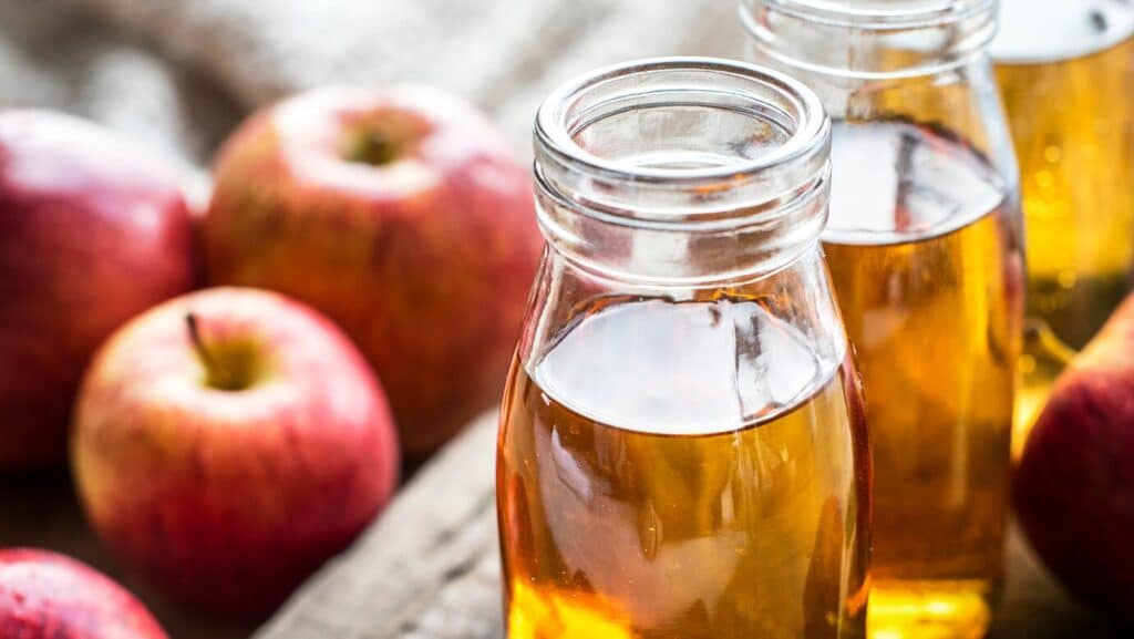 Vinagre de maçã pode ser mais saudável do que parece. Foto: Freepik