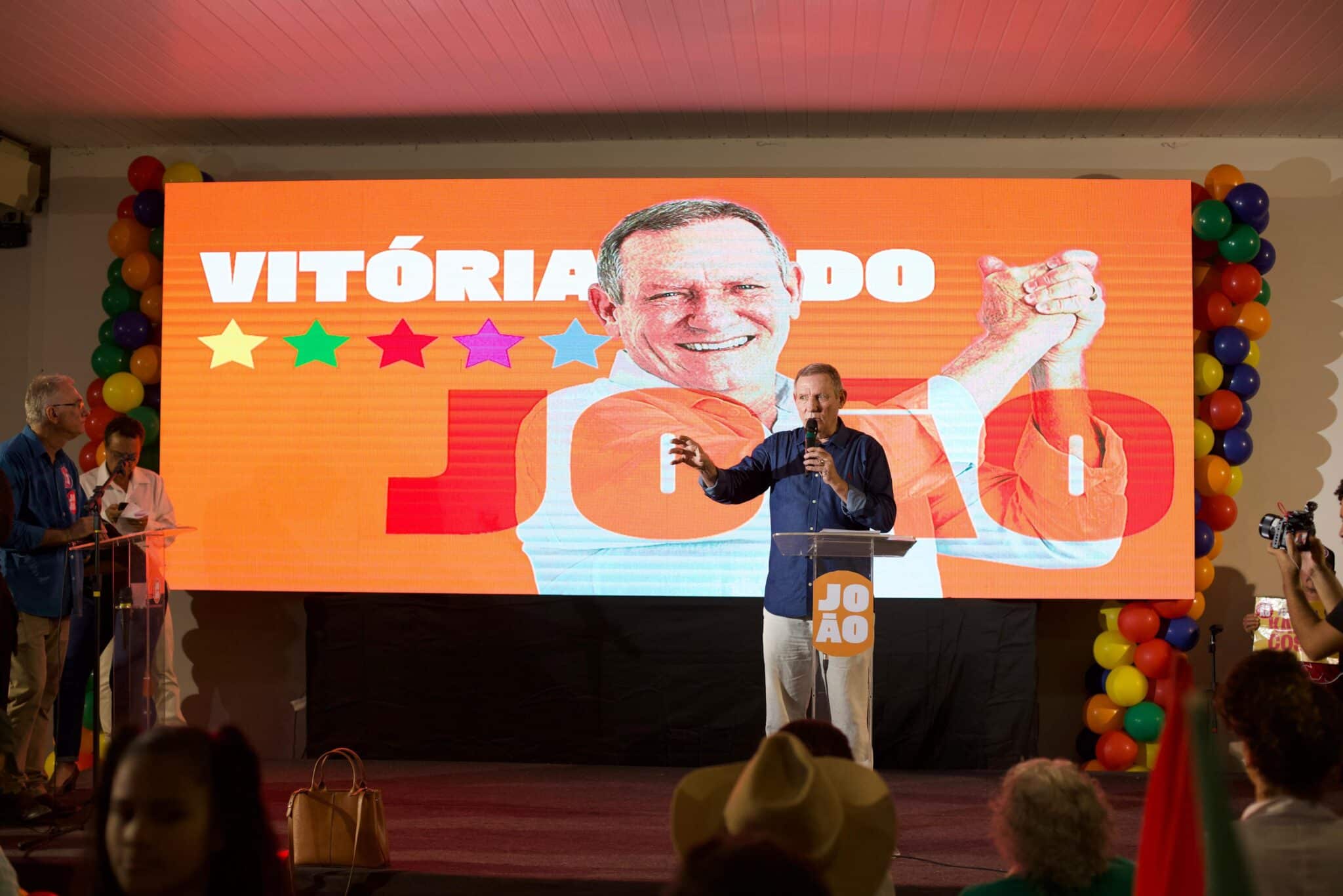 João Coser na convenção do PT em Vitória. Crédito: Ademir Ribeiro