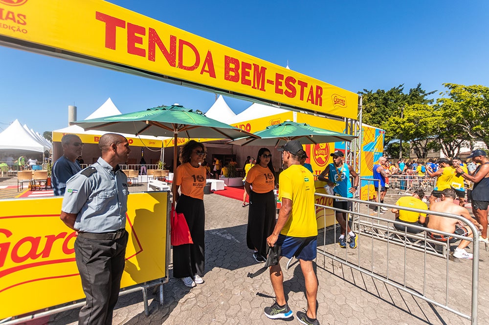 Tenda de bem-estar na Dez milhas Garoto.