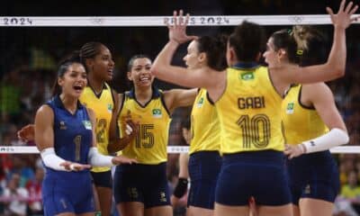 Brasil vence Japão por 3 a 0 no vôlei feminino