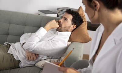 Nosofobia provoca sintomas físicos e psicológicos, impactando a vida social, familiar e profissional das pessoas afetadas. Foto: Freepik