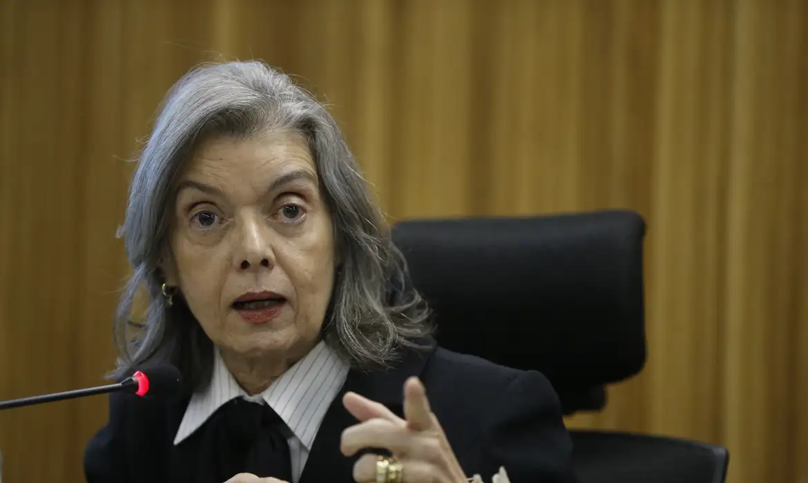 A ministra Cármen Lúcia condena os recentes episódios de violência eleitoral e exige respeito à democracia e aos eleitores brasileiros. Foto: Agência Brasil