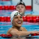 Carol Santiago celebra mais um ouro em Paris, se tornando a atleta brasileira com mais medalhas douradas em Paralimpíadas. Foto: Agência Brasil