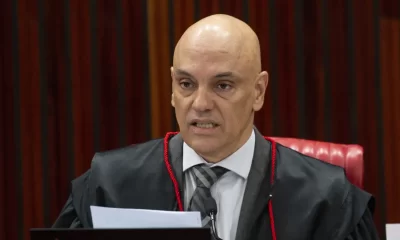 O ministro Alexandre de Moraes vota pela rejeição dos recursos de X e Discord, mantendo as punições ao influenciador digital Monark. Foto: Agência Brasil