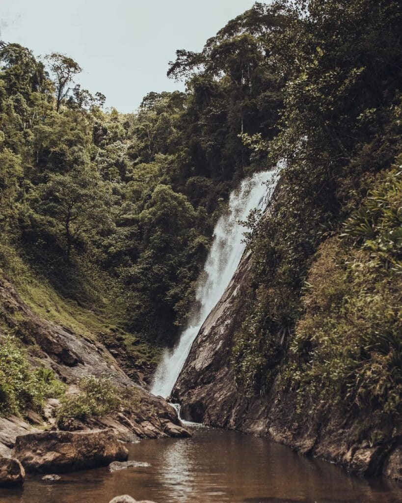 Cachoeira Véu de Noiva. Foto: Reprodução/@kias_eventos