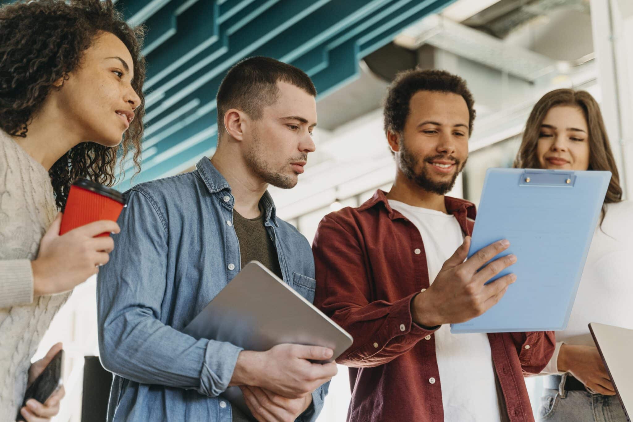 As inscrições para o Programa de Estágio da ArcelorMittal estão abertas! Se você é estudante e busca uma oportunidade de crescimento e inclusão, não perca essa chance. Foto: Freepik