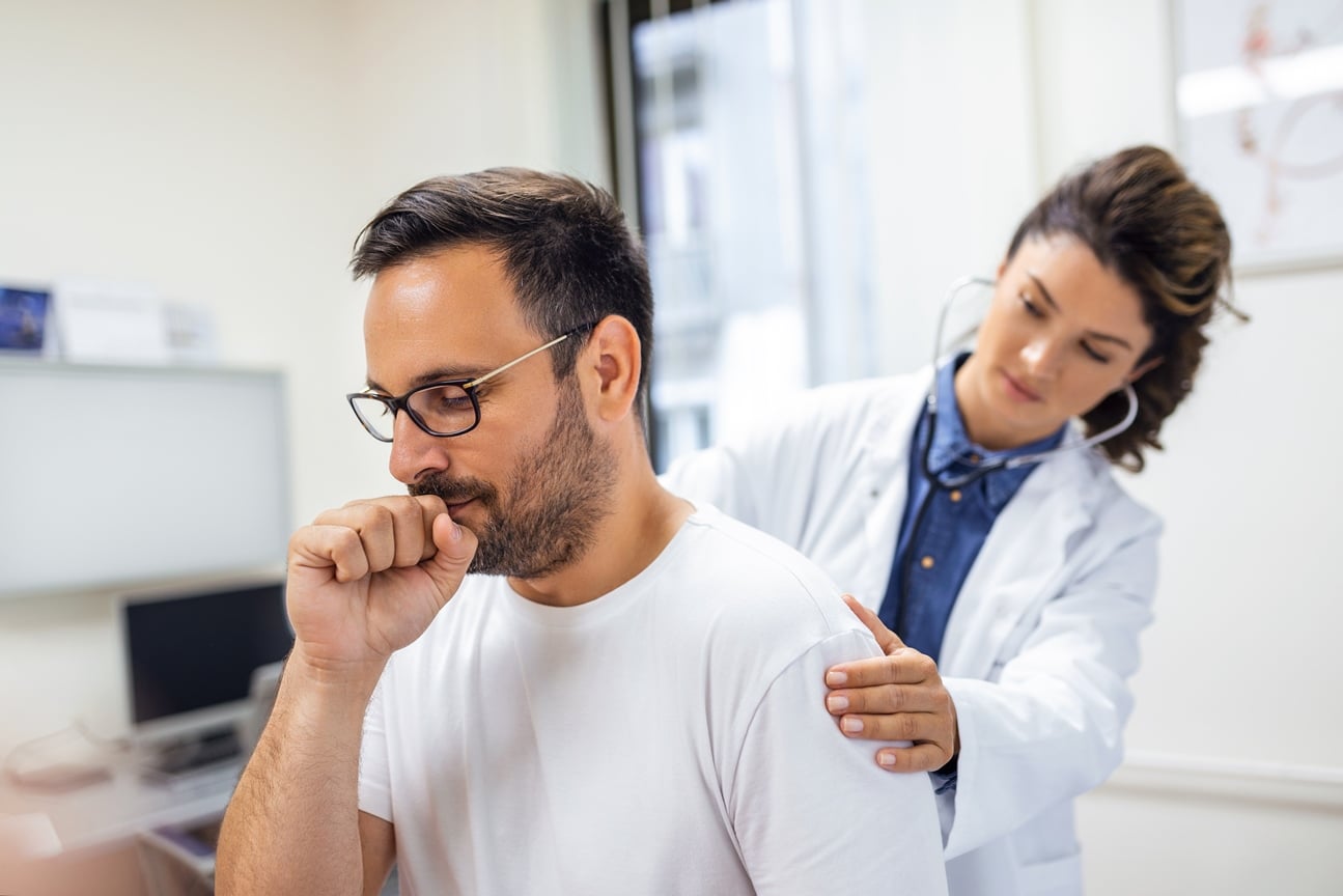 Pesquisa de Harvard revela que a escovação dental pode reduzir o risco de pneumonia hospitalar em até 70%. Foto: Divulgação