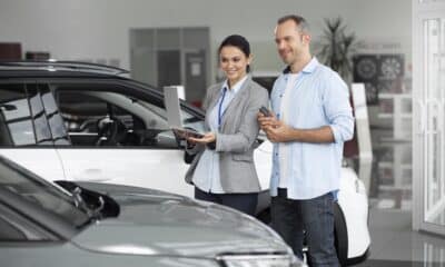 Com R$50 mil de consórcio automotivo, é possível adquirir excelentes seminovos como o Honda Civic e o Chevrolet Onix. Veja como o Klubi facilita o acesso a veículos de qualidade. Foto: Freepik