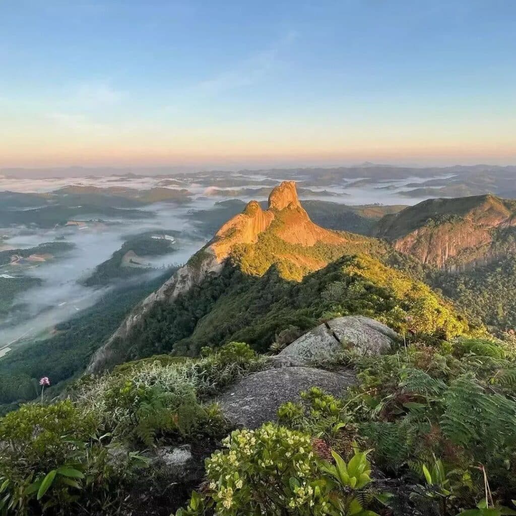 Pedra do Garrafão. Foto: Reprodução/@santamariadejetiba