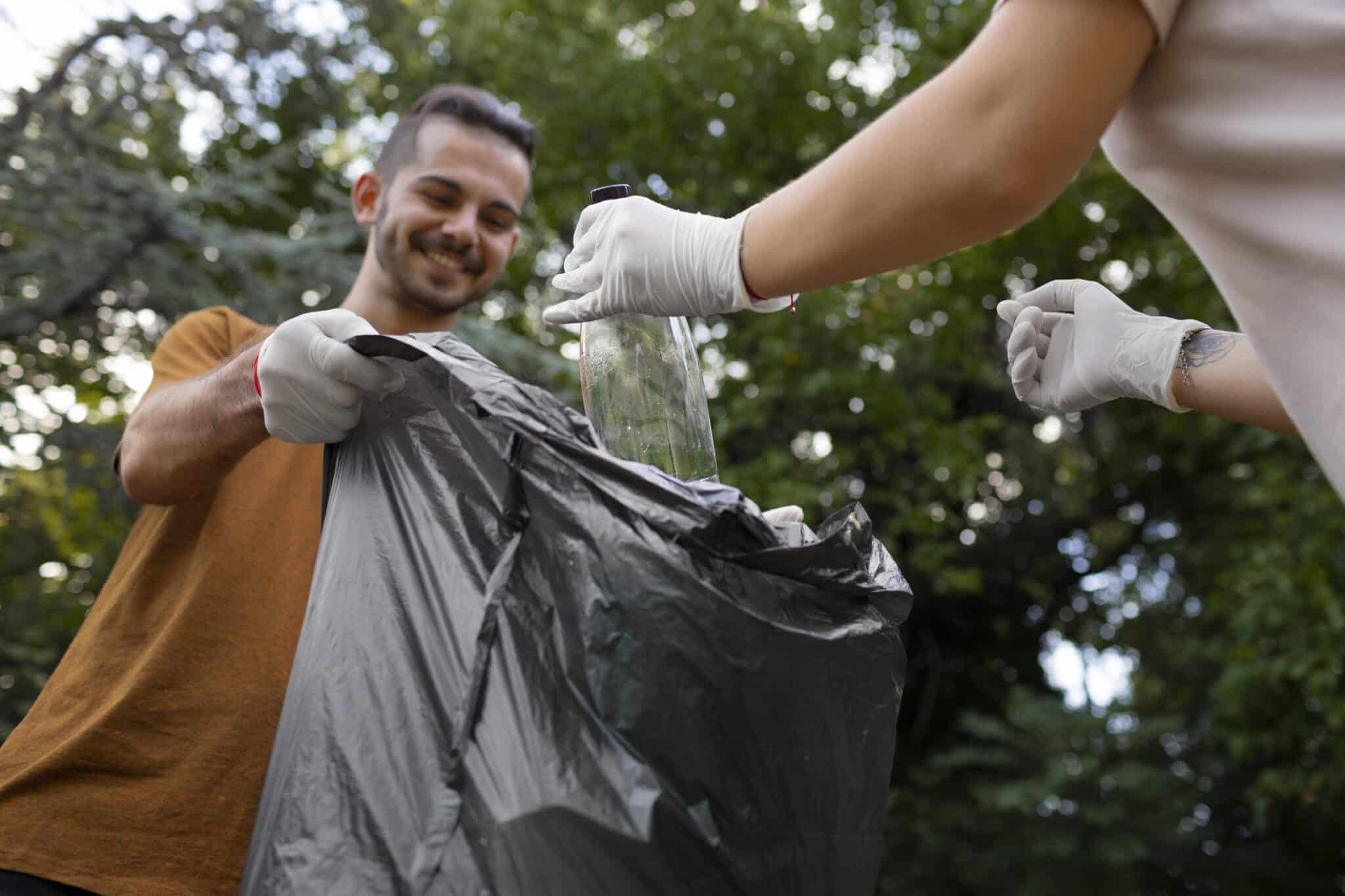 Participe do Dia Mundial da Limpeza e ajude a preservar o meio ambiente para as futuras gerações. Foto: Freepik