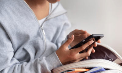 O MEC prepara um projeto de lei para proibir o uso de celulares nas escolas do Brasil. A medida visa melhorar o foco dos alunos e a qualidade do ensino. Foto: Divulgação