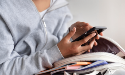 O MEC prepara um projeto de lei para proibir o uso de celulares nas escolas do Brasil. A medida visa melhorar o foco dos alunos e a qualidade do ensino. Foto: Divulgação