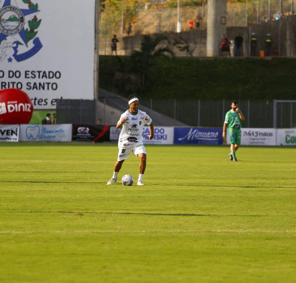 Ronaldinho Gaúcho foi a estrela do dia. Foto: King Fotografia 