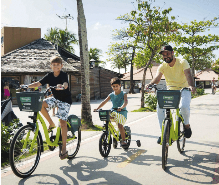 As crianças vão poder aproveitar as bicicletas compartilhadas de forma gratuita neste sábado (12) em Vitória