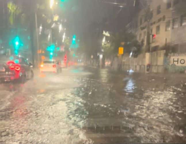 Chuva na Beira Mar, em Vitória