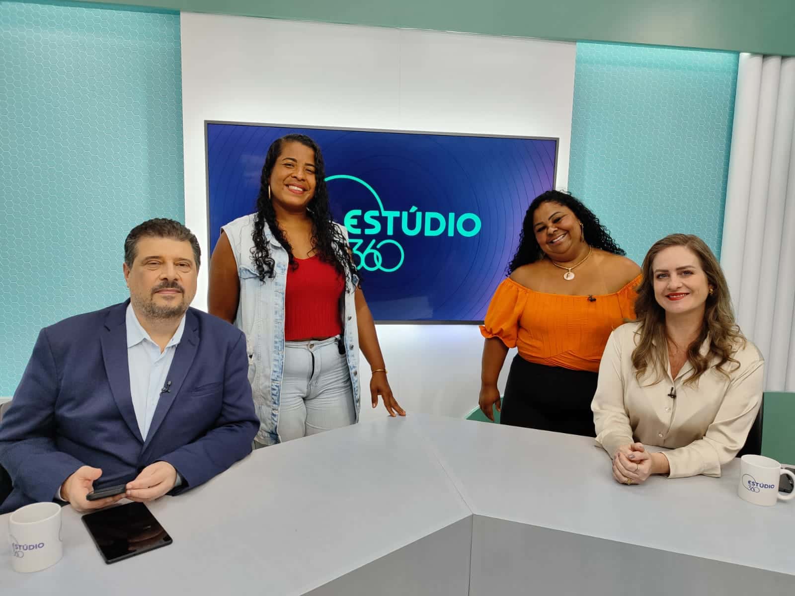 Fabíola Buecke e Silvana Silva contam como o projeto Tons de Amora está mudando vidas na comunidade de Vila Velha. Foto: Fernanda Côgo