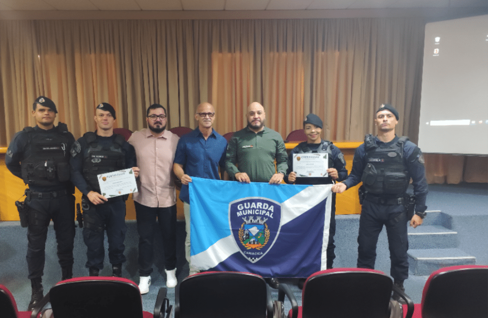 Guardas municipais de Cariacica em curso de formação para atuar com cães policiais.