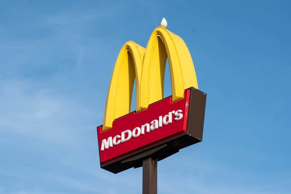 McDonald's: dez estados notificaram as infecções. Foto: Pixabay