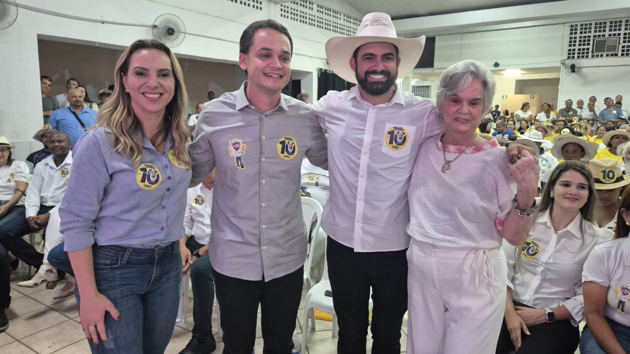 No sentido da leitura: Cris Samorini, Lorenzo Pazolini, Pablo Muribeca e a viúva de Feu Rosa, em evento da campanha de Muribeca (22/10/2024)