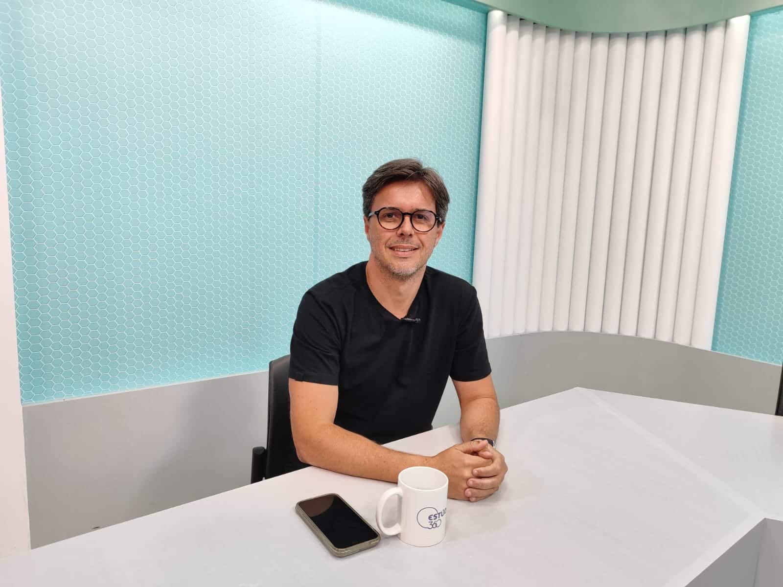 O CEO da NBS Educação, Thiago Bassetti, explica o motivo da Geração Z preferir trocar de emprego com mais frequência, em busca de mais bem-estar e satisfação pessoal. Foto: Fernanda Côgo