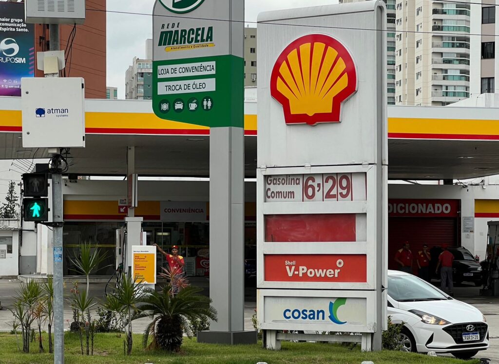 Subiu! Motoristas reclamam do preço da gasolina na GV