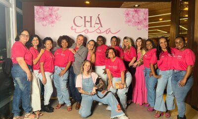 Celebrando a superação e a força de mulheres na luta contra o câncer de mama no Chá Rosa. Foto: Tati Pezzin