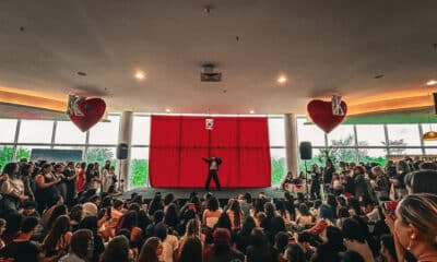 Balada de Kpop no Shopping Mestre Álvaro