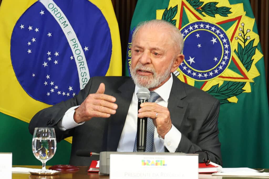 Presidente da República, Luiz Inácio Lula da Silva, durante reunião com ministros e governadores