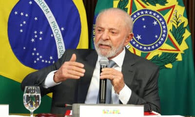 Presidente da República, Luiz Inácio Lula da Silva, durante reunião com ministros e governadores